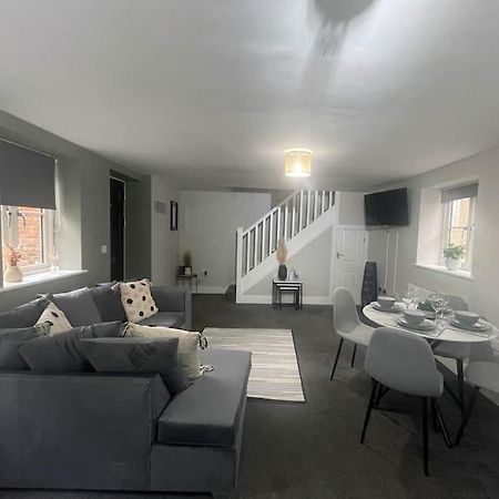 Cedar House - 2 Bed House With Free Parking In Town Centre! By Shortstays4U King's Lynn Exterior photo