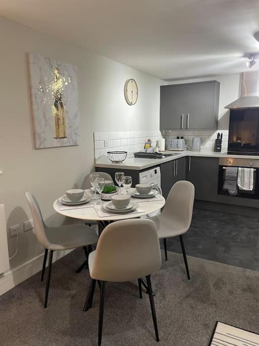 Cedar House - 2 Bed House With Free Parking In Town Centre! By Shortstays4U King's Lynn Exterior photo