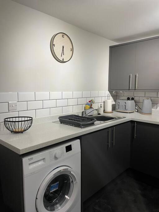 Cedar House - 2 Bed House With Free Parking In Town Centre! By Shortstays4U King's Lynn Exterior photo