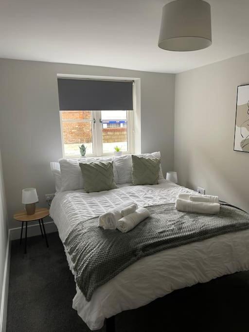 Cedar House - 2 Bed House With Free Parking In Town Centre! By Shortstays4U King's Lynn Exterior photo